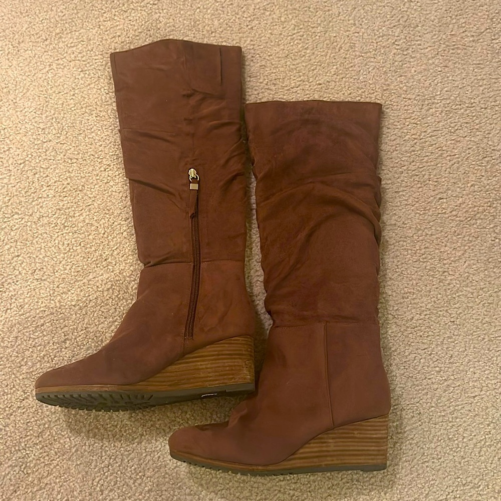Dr Scholl's Central knee high suede wedge boots size 9